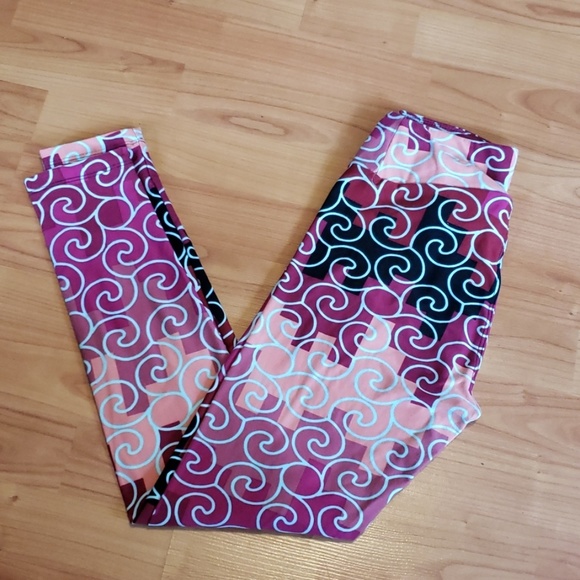 LuLaRoe Pants - LuLaRoe soft leggings purple pink black